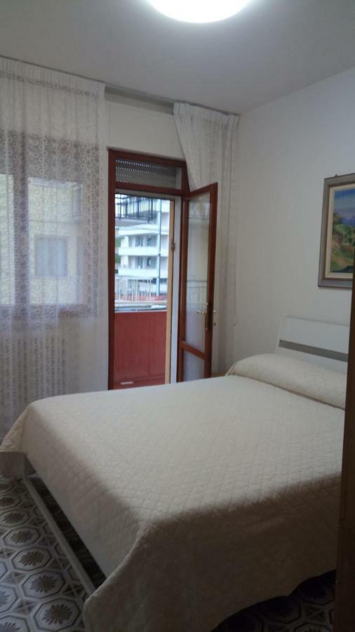 Appartamento Al Mare Lorella ซอตโตมารีนา ภายนอก รูปภาพ