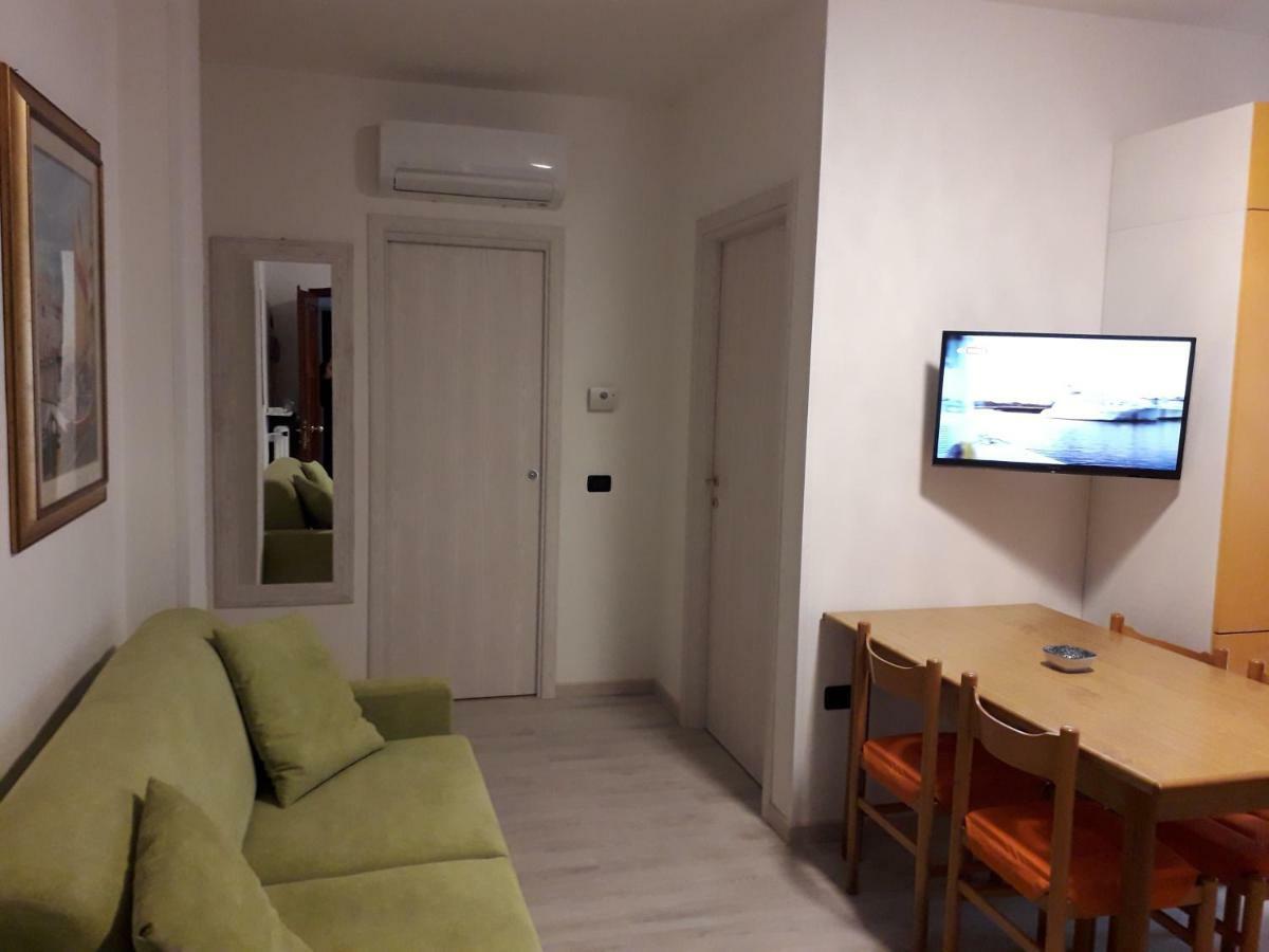 Appartamento Al Mare Lorella ซอตโตมารีนา ภายนอก รูปภาพ