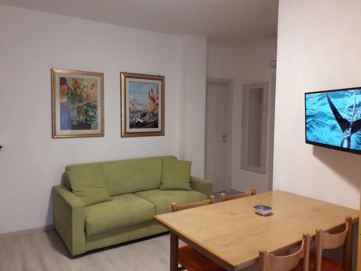 Appartamento Al Mare Lorella ซอตโตมารีนา ภายนอก รูปภาพ